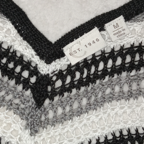 Cato Crochet Knit Front Tie Cover Up Fringe Vest sz Medium - Picture 7 of 8